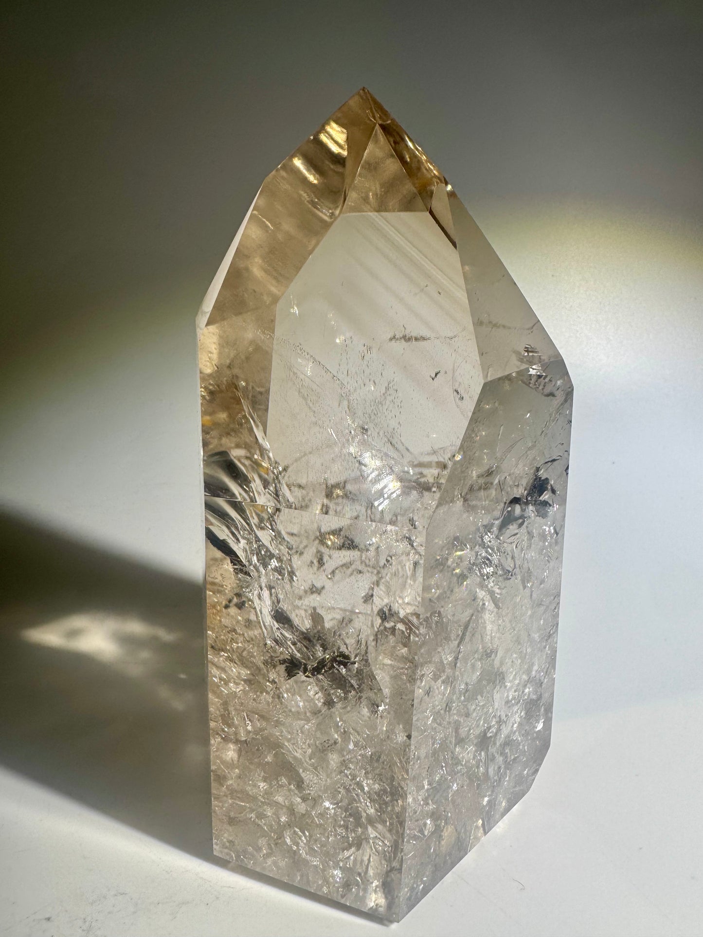 Rauchquarz Lemurian-Spitze mit Phantomen & Regenbogen – 14,5 cm AAA Qualität aus Brasilien