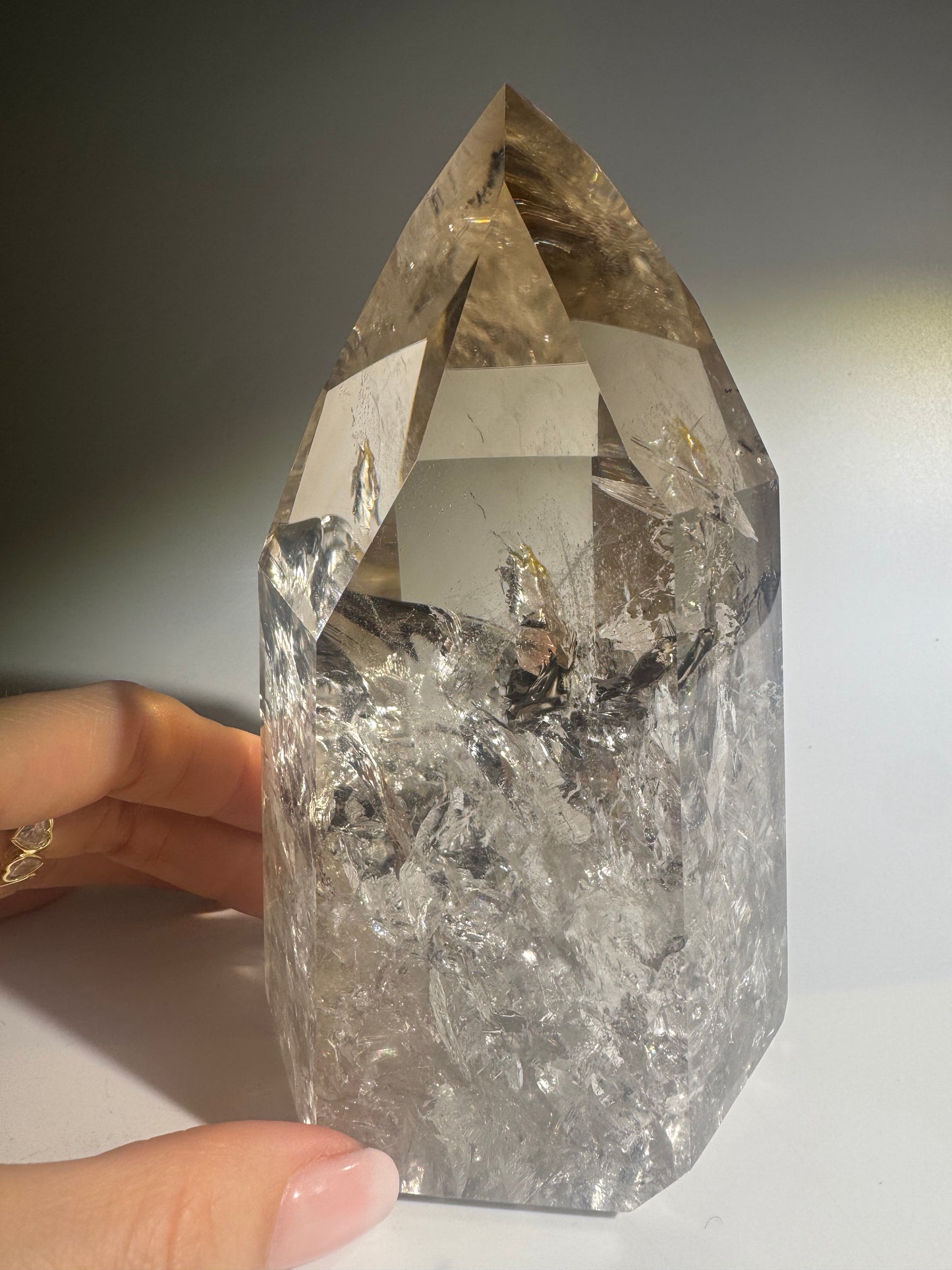 Rauchquarz Lemurian-Spitze mit Phantomen & Regenbogen – 14,5 cm AAA Qualität aus Brasilien