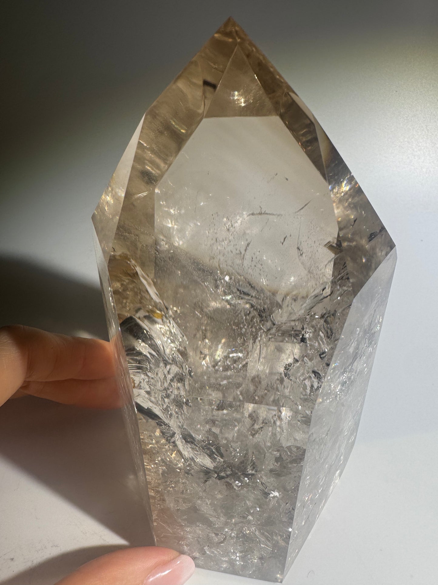 Rauchquarz Lemurian-Spitze mit Phantomen & Regenbogen – 14,5 cm AAA Qualität aus Brasilien