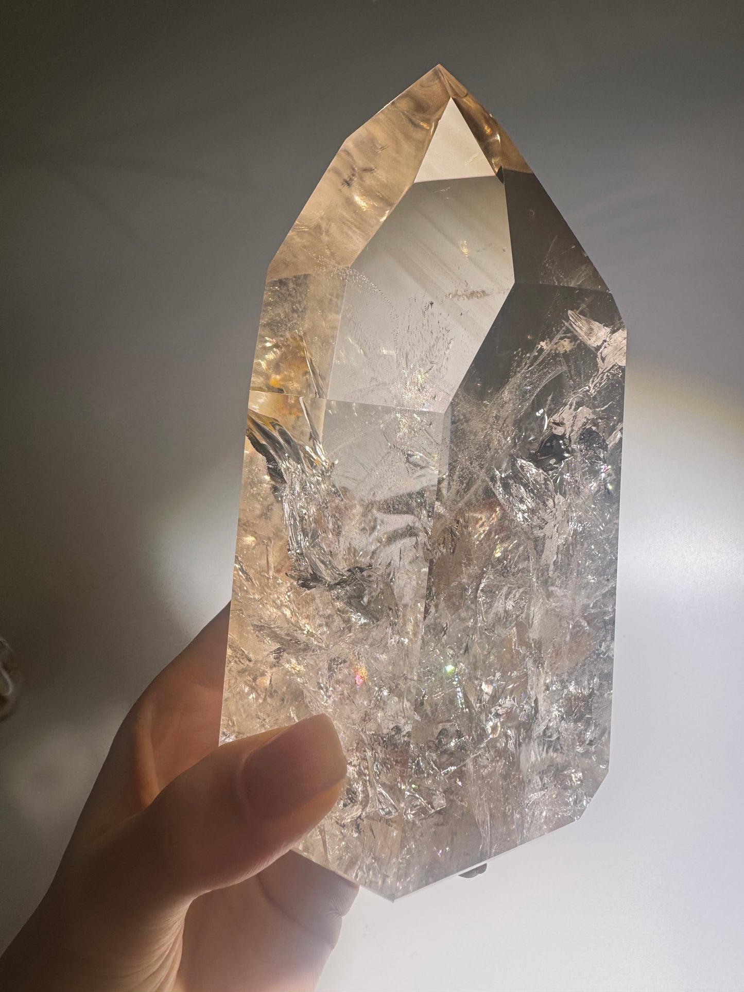 Rauchquarz Lemurian-Spitze mit Phantomen & Regenbogen – 14,5 cm AAA Qualität aus Brasilien