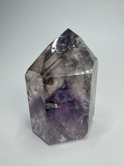Pointe d'améthyste fantôme avec arc-en-ciel - 6 cm, 131 g