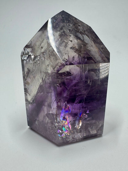 Pointe d'améthyste fantôme avec arc-en-ciel - 6 cm, 131 g