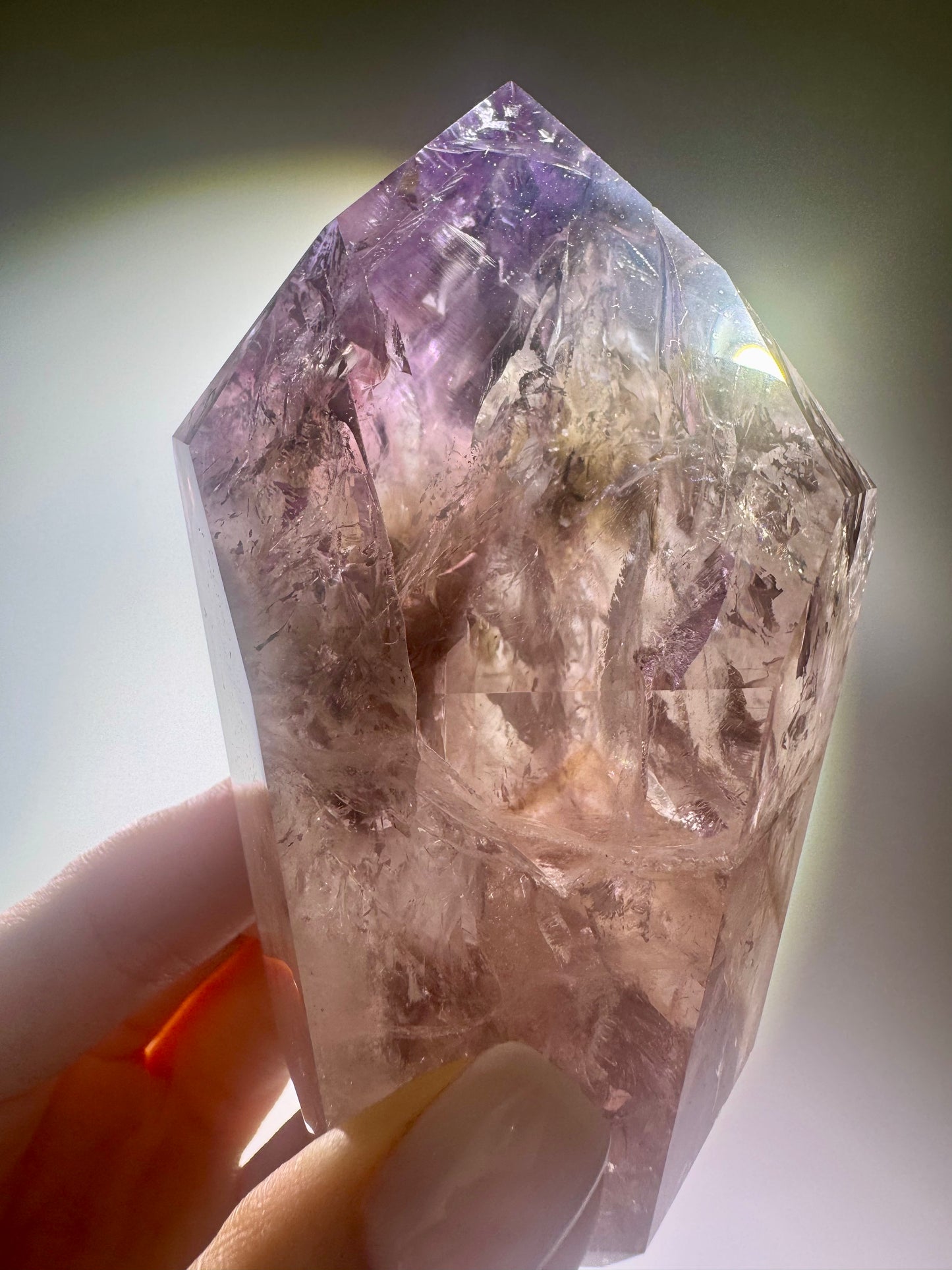 Fluoreszierende Ametrin-Phantomspitze aus Brasilien – 9 cm Kristall mit Amethyst, Citrin, Regenbogen & UV-Effekt, 328 g