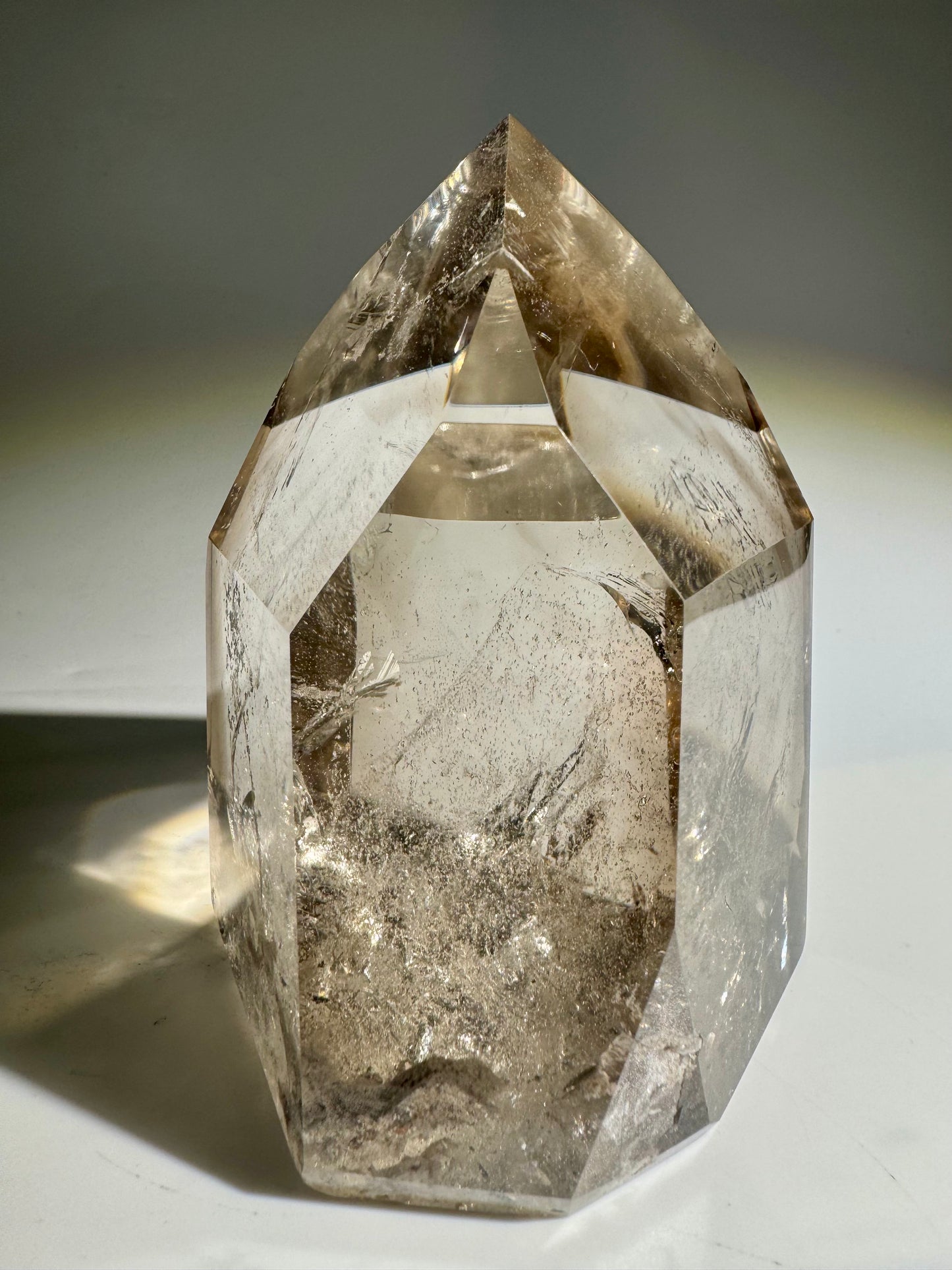 Rauchquarz Lemurian-Spitze mit Phantomen – 10.5 cm AAA Qualität aus Brasilien