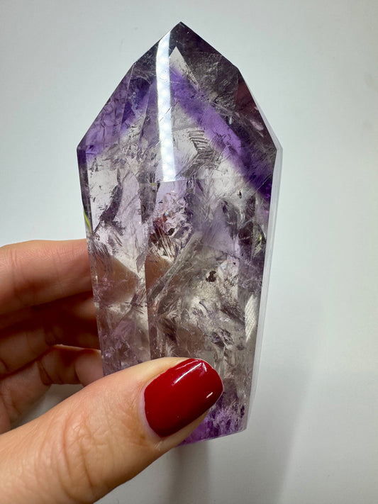 Phantom Amethyst Spitze mit Regenbogen - 10cm, 245g