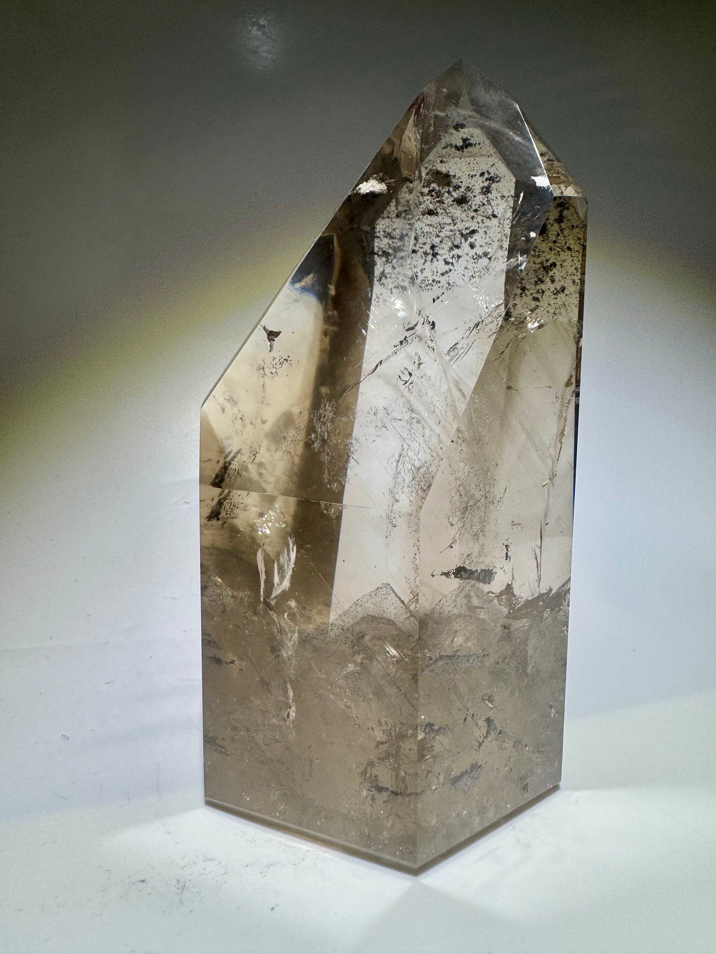 Rauchquarz Lemurian-Spitze mit Phantomen – 15.5 cm, 1.28kg AAA Qualität aus Brasilien