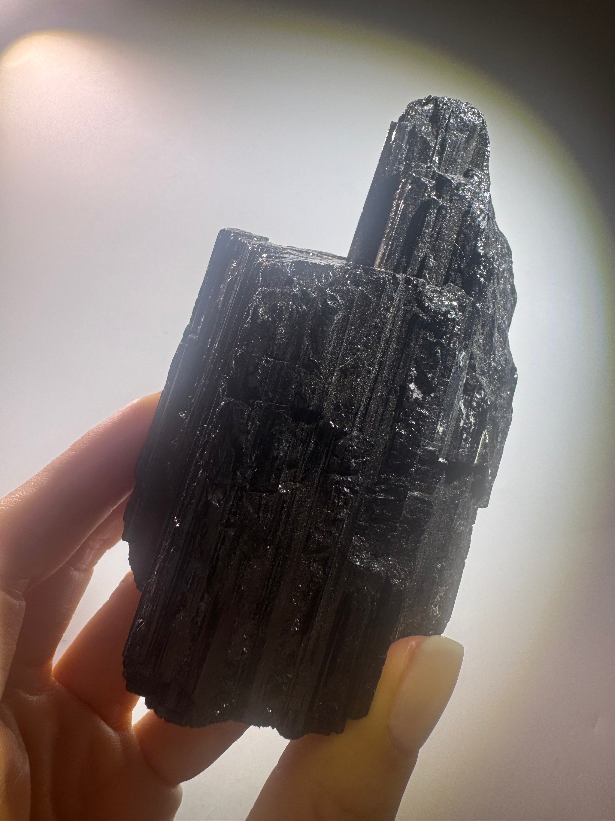 Roher schwarzer Turmalin – 532g Schutzstein aus Brasilien, Naturkristall zur Erdung & Energiearbeit – 10x7cm Unikat