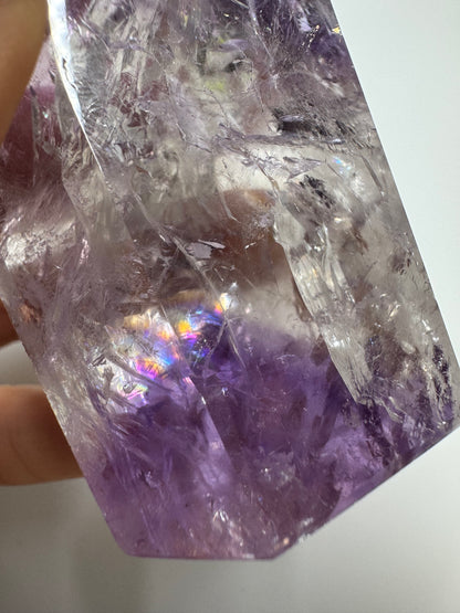 Pointe d'améthyste fantôme avec arc-en-ciel - 10 cm, 245 g
