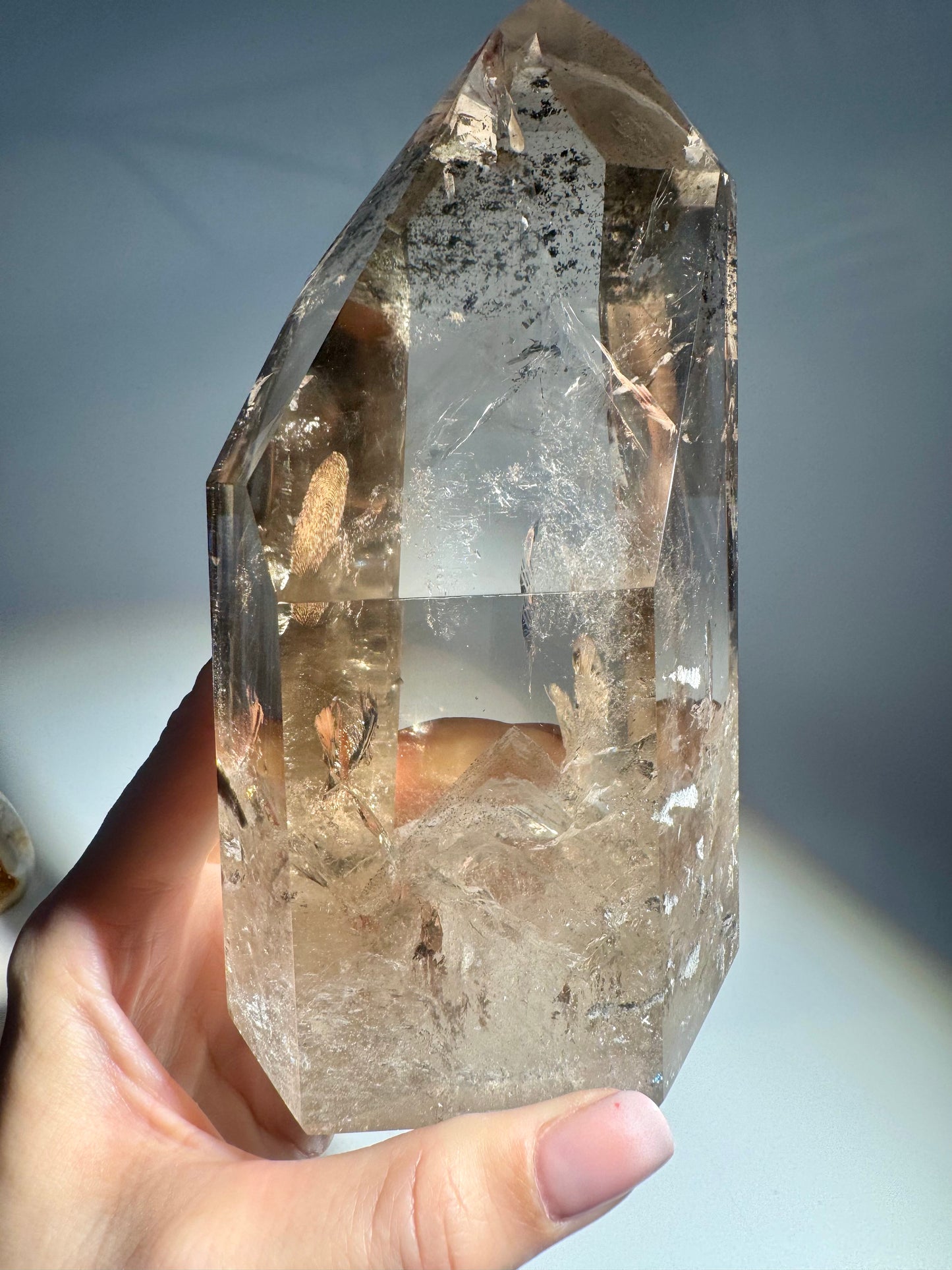 Rauchquarz Lemurian-Spitze mit Phantomen – 15.5 cm, 1.28kg AAA Qualität aus Brasilien