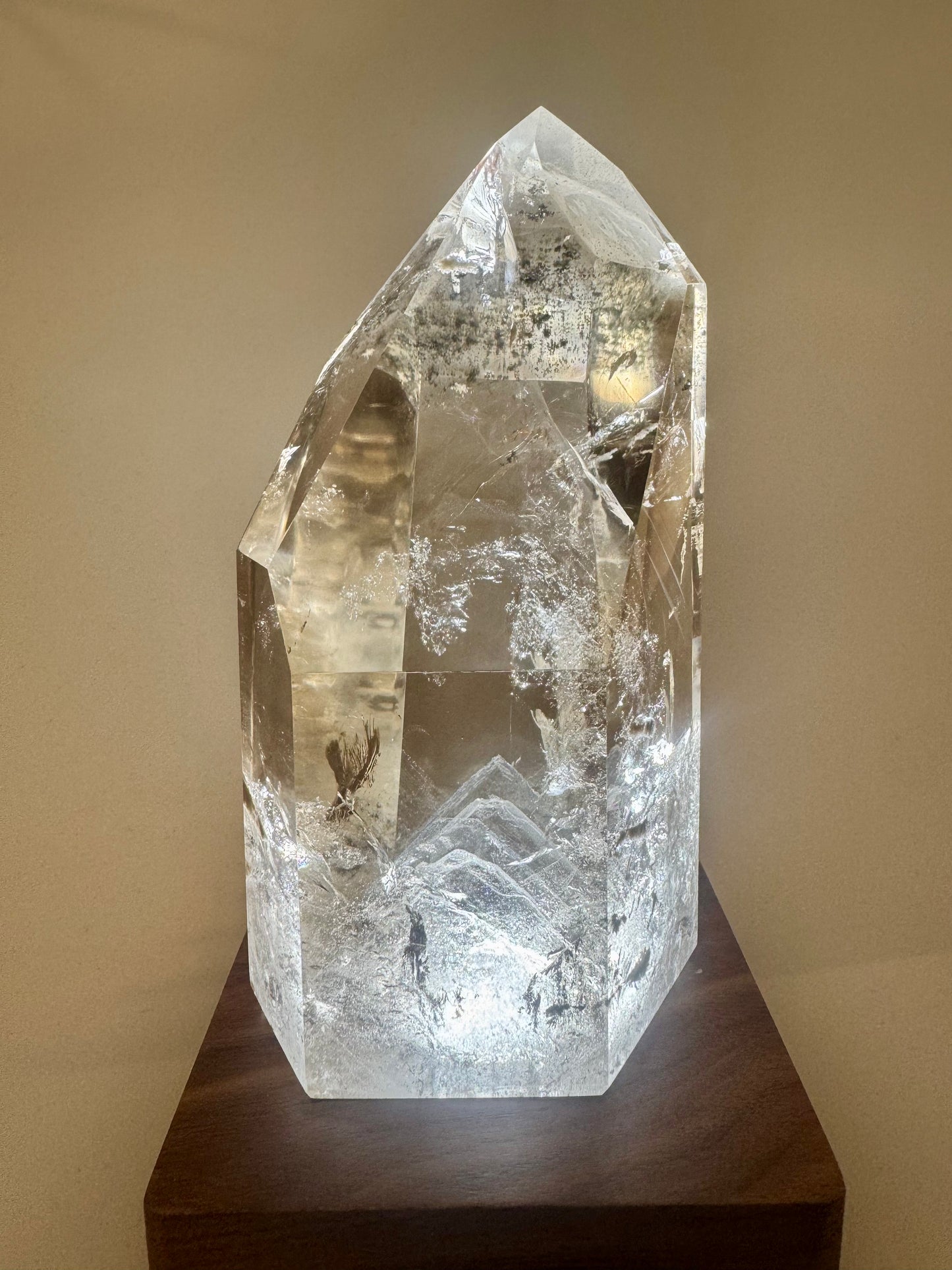 Rauchquarz Lemurian-Spitze mit Phantomen – 15.5 cm, 1.28kg AAA Qualität aus Brasilien