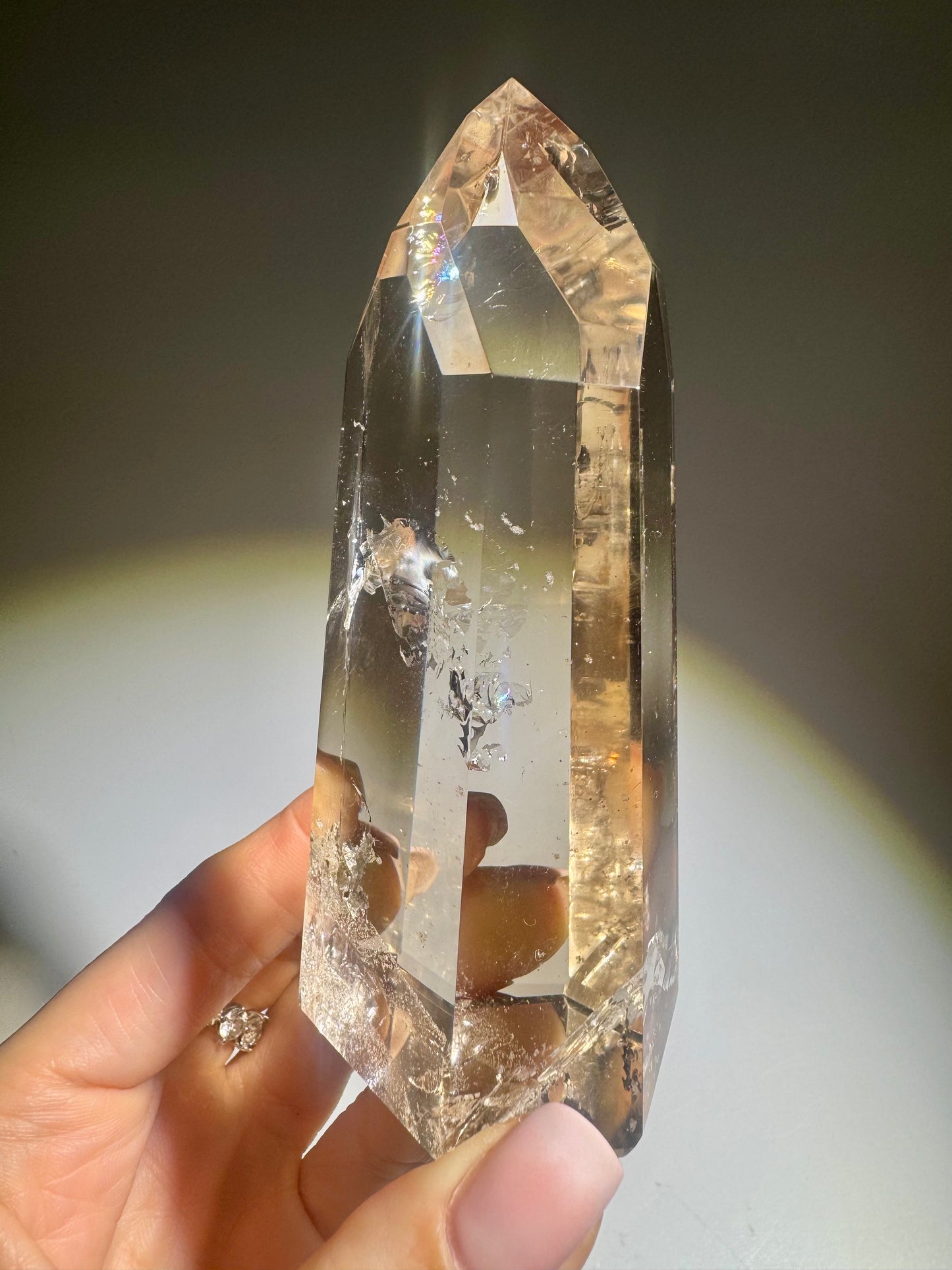 Lemurian Rauchquarz Kristallspitze mit Regenbogen – 11.5 cm, 354 g