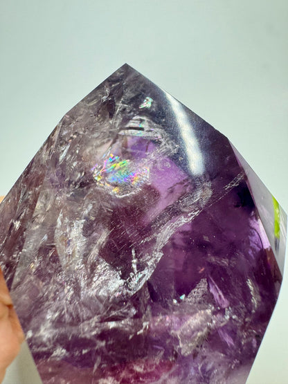 Pointe d'améthyste fantôme avec arc-en-ciel - 8 cm, 312 g