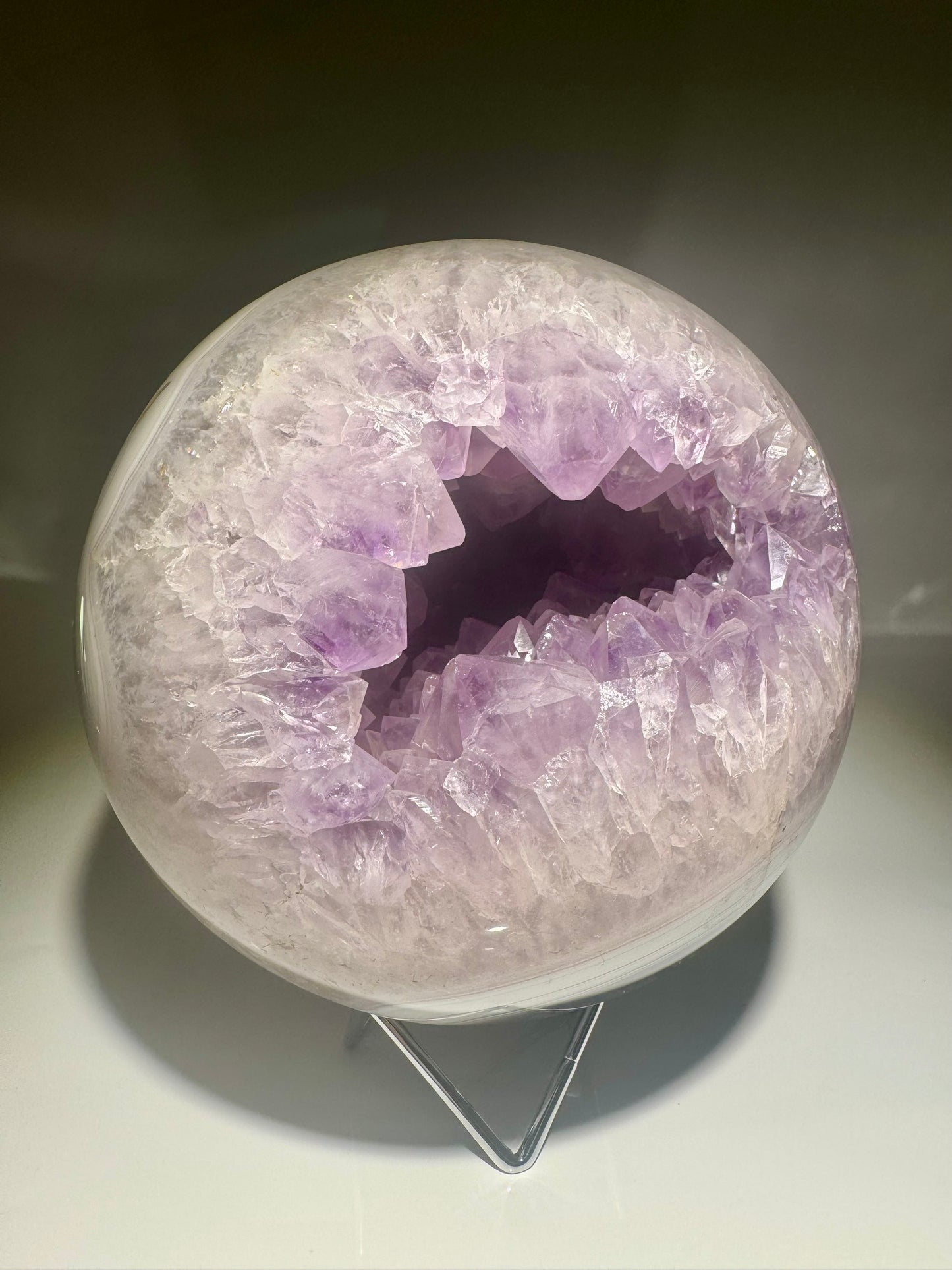 Riesige Amethyst Kugel mit wunderschönem Achat-Banding – 17 cm, 7 kg