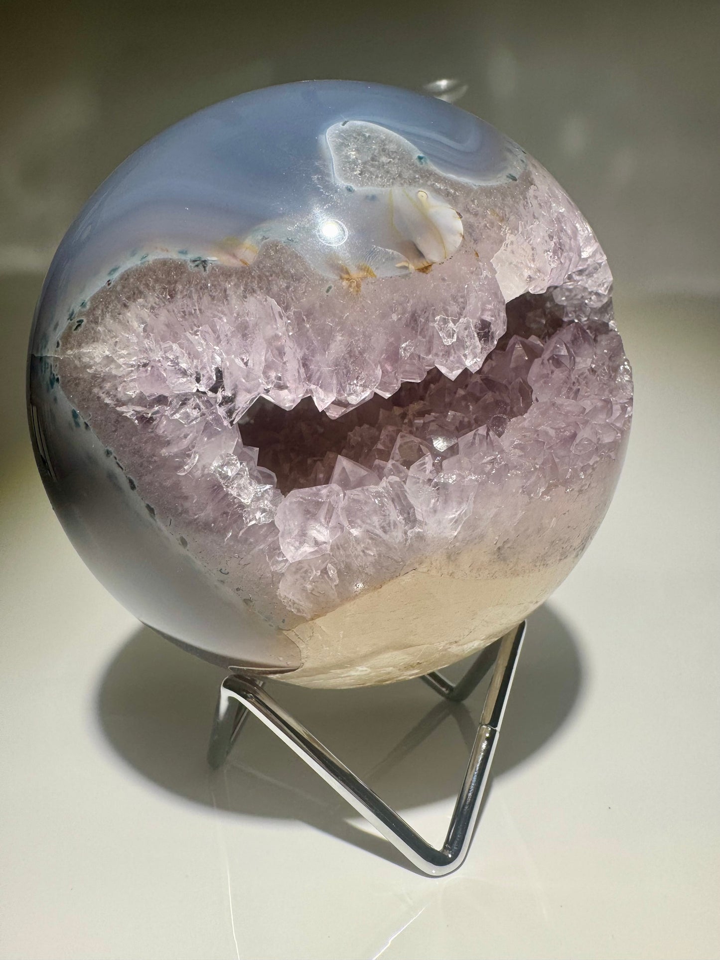 Exklusive Amethyst Kugel Brasilien 11 cm – 1.96 kg | Doppelseitige Kristallöffnung 💜✨
