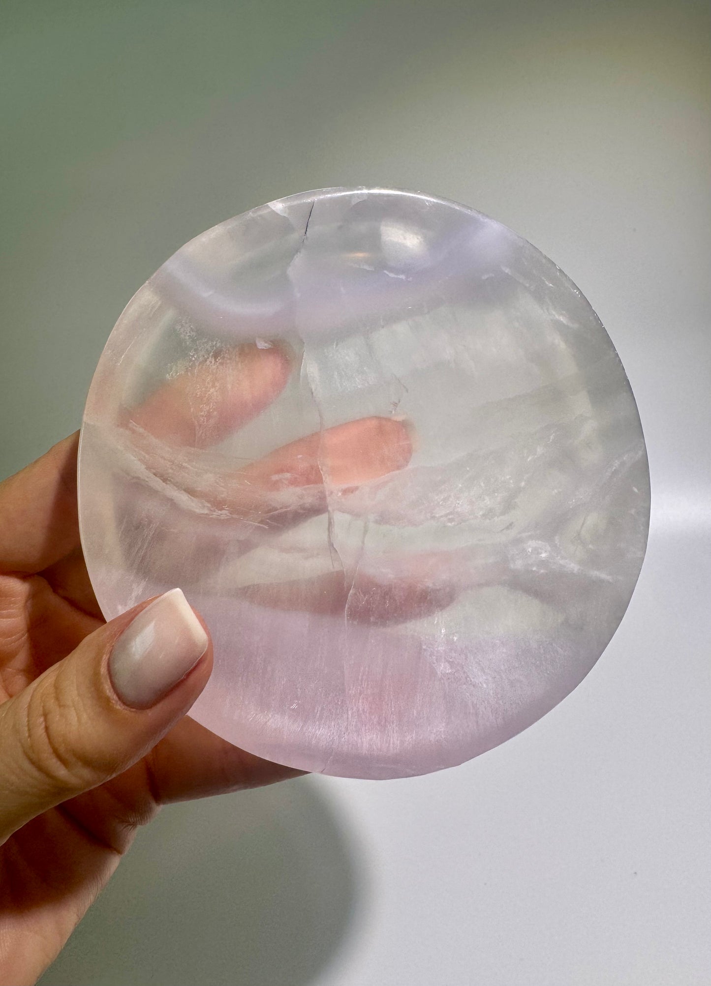 Pastellfluorit Kristallschale – 10 cm, 293 g – Sanft klärende Edelsteinschale in zarter Farbvielfalt 💜🌿