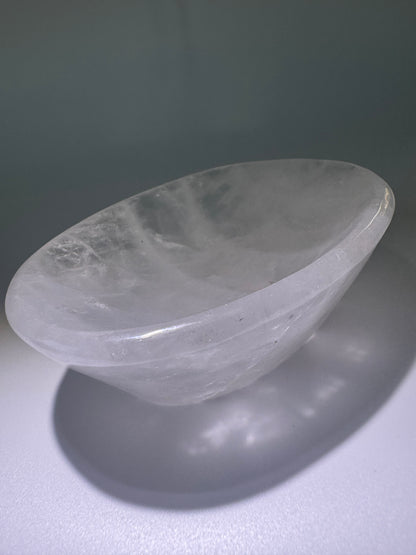 Kristallschale aus Bergkristall – Handgeschliffenes Unikat aus Brasilien 🤍 11x8cm – Natürliche Quarzschale für deinen Schmuck