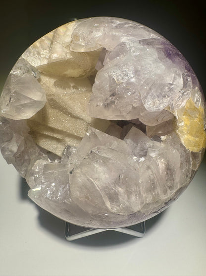 Exklusive Amethyst Kugel mit funkelndem Kalzit - 13cm, 2.5kg