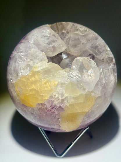 Exklusive Amethyst Kugel mit funkelndem Kalzit - 13cm, 2.5kg