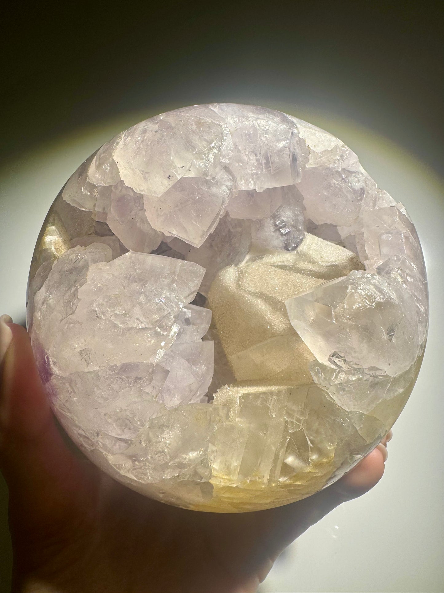 Exklusive Amethyst Kugel mit funkelndem Kalzit - 13cm, 2.5kg