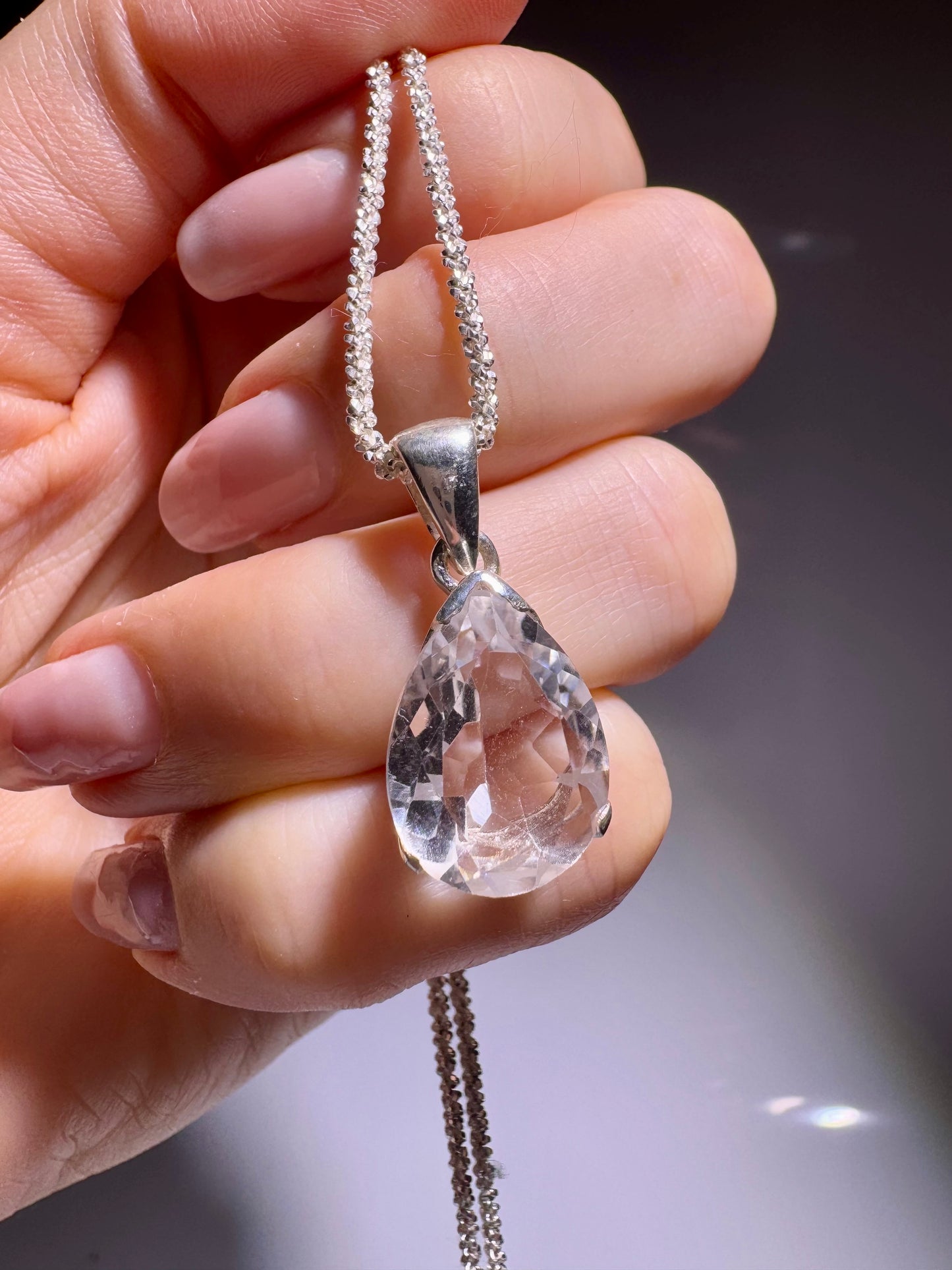 Facettierter Schweizer Bergkristall Anhänger – 925 Silber, ultraklar & Premiumqualität