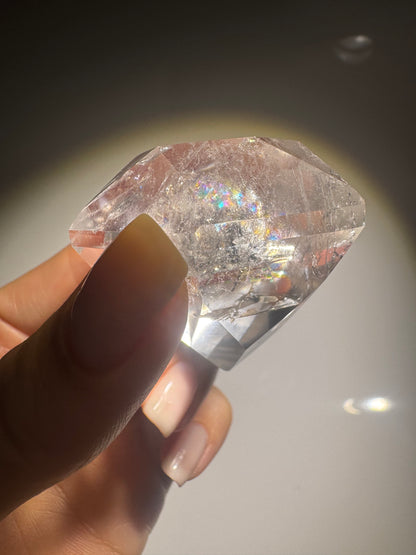 Bergkristall facettiert – 4,7 cm, 77 g mit Regenbogen | Edelstein aus Brasilien