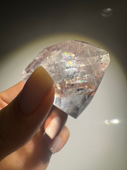 Bergkristall facettiert – 4,7 cm, 77 g mit Regenbogen | Edelstein aus Brasilien