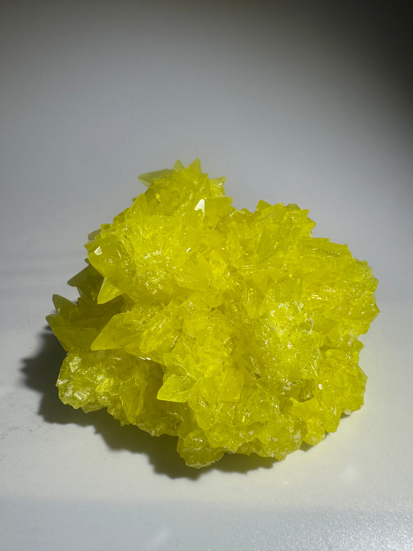 Schwefelkristall-Stufe – Leuchtend gelber Kristall 8,5 cm, 265 g