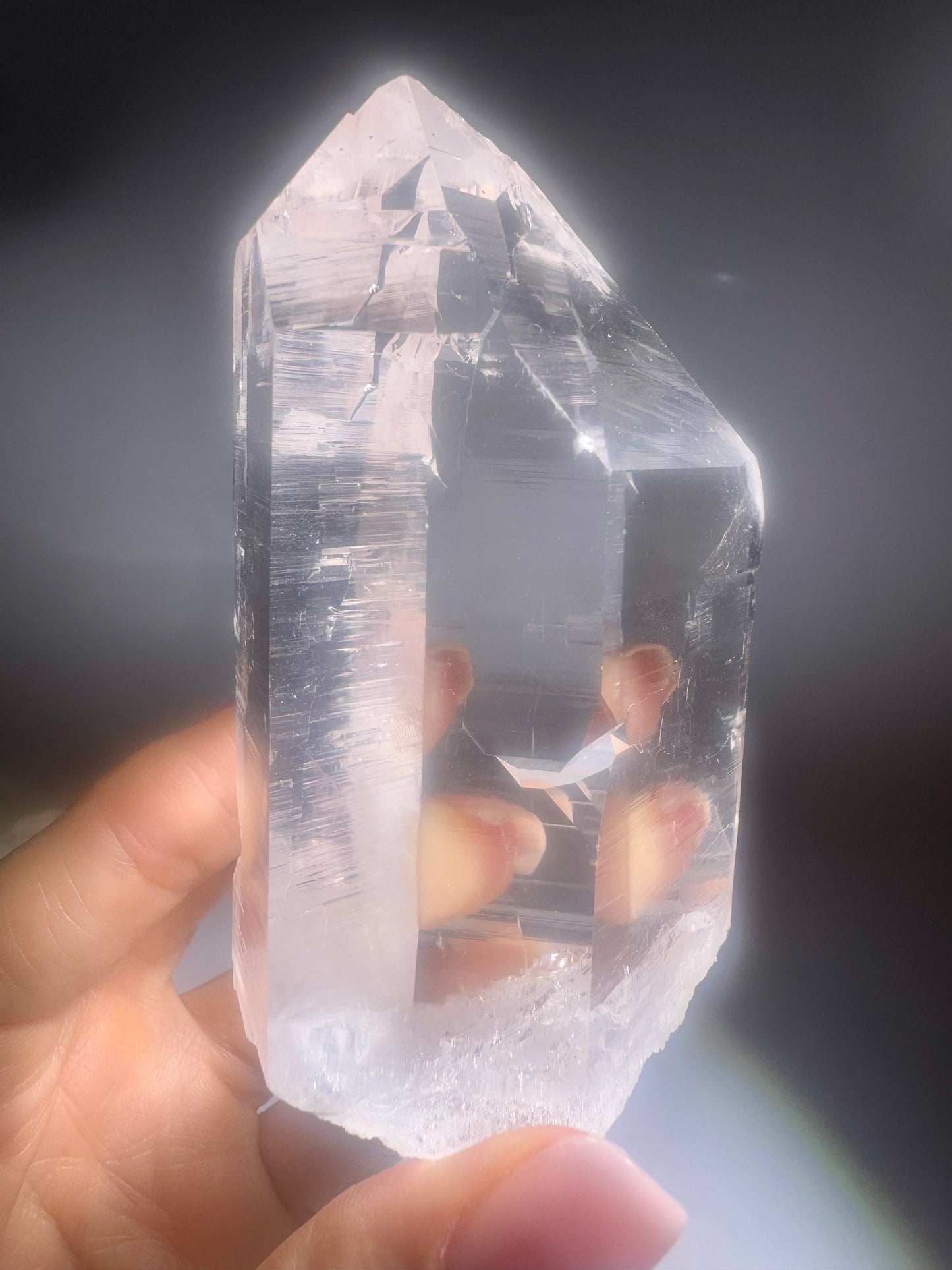 Extraklarer Himalaya Bergkristall – 9 cm Spitze voller Energie & Brillanz