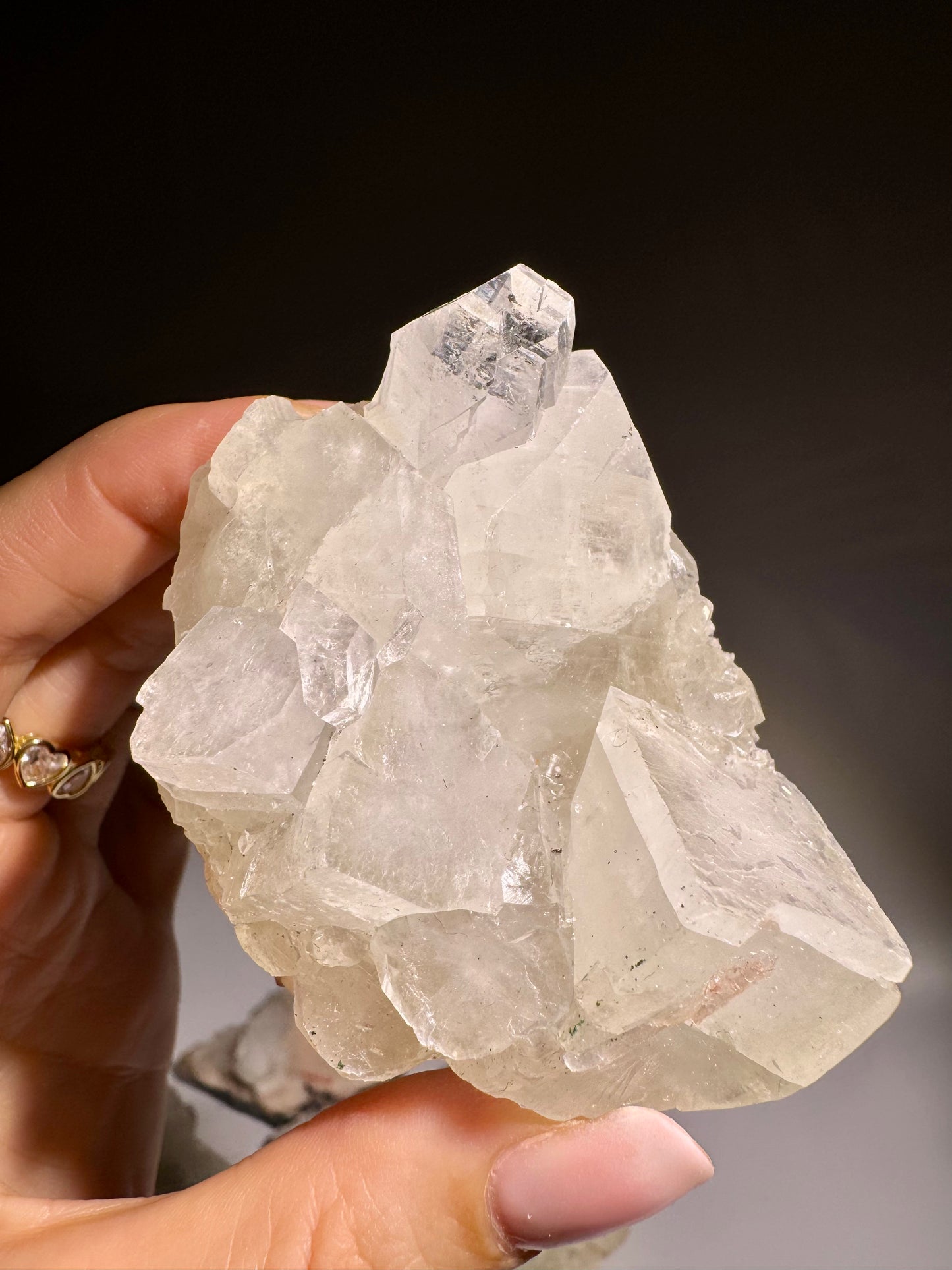 Apophyllit Kristalle aus Indien – Naturunikate mit faszinierendem Glanz