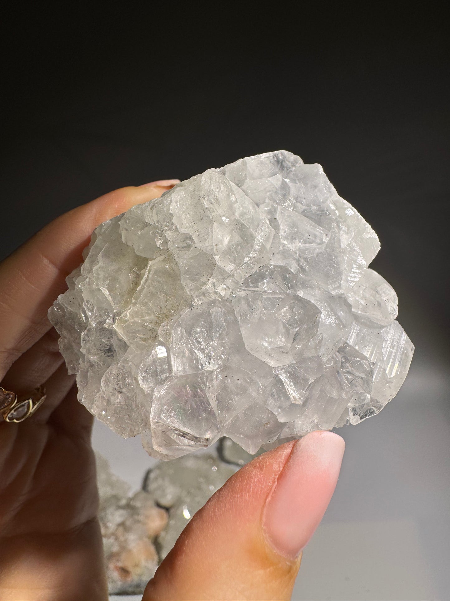 Apophyllit Kristalle aus Indien – Naturunikate mit faszinierendem Glanz