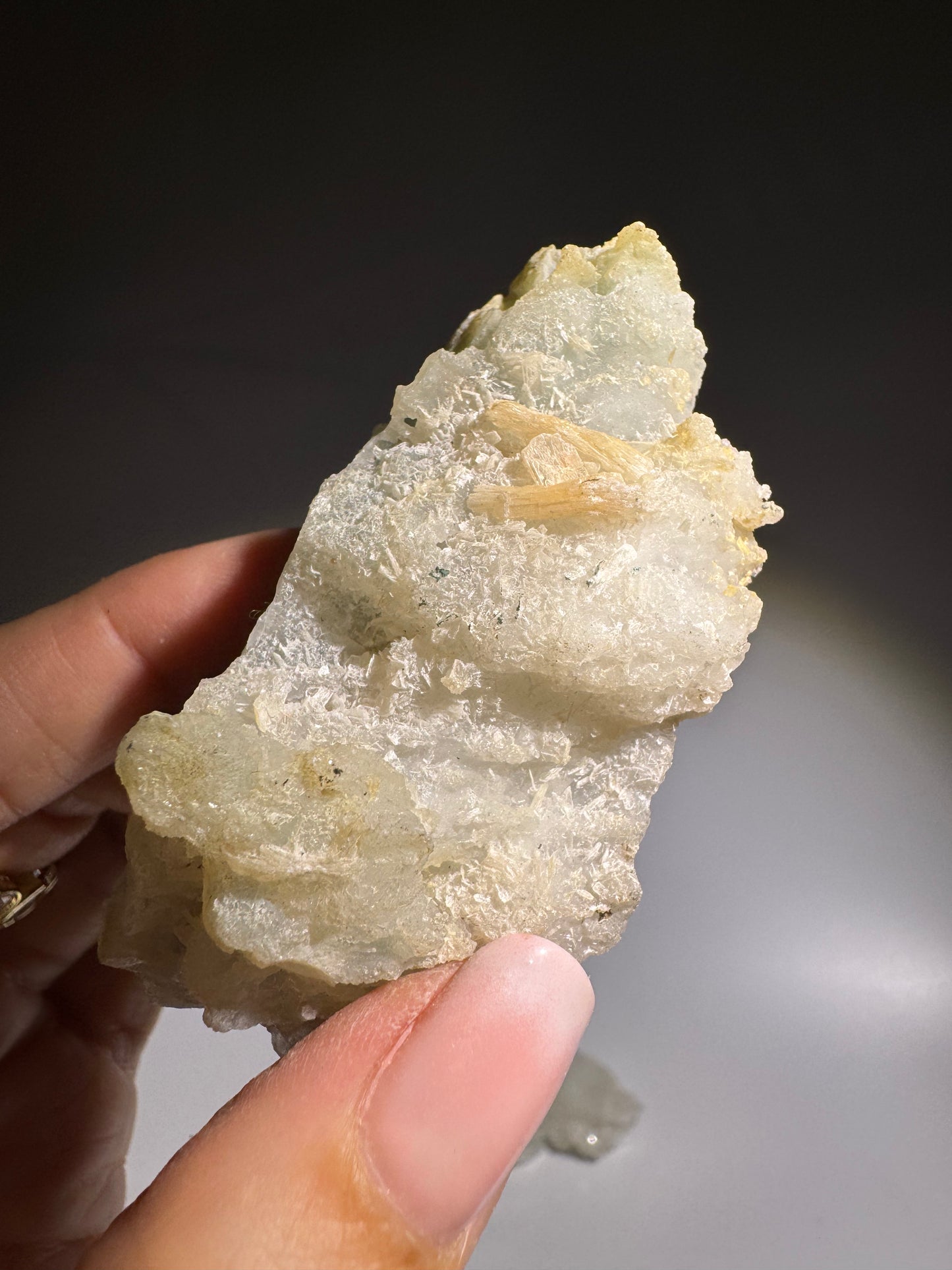 Apophyllit Kristalle aus Indien – Naturunikate mit faszinierendem Glanz