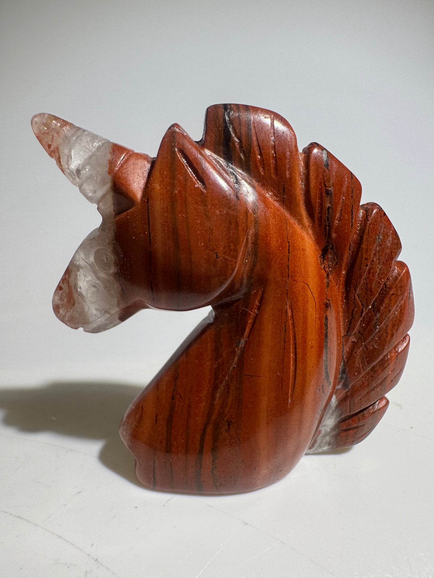 Einhorn aus Edelstein 5,5 cm – Red Zebra Jaspis, Aventurin oder Onyx