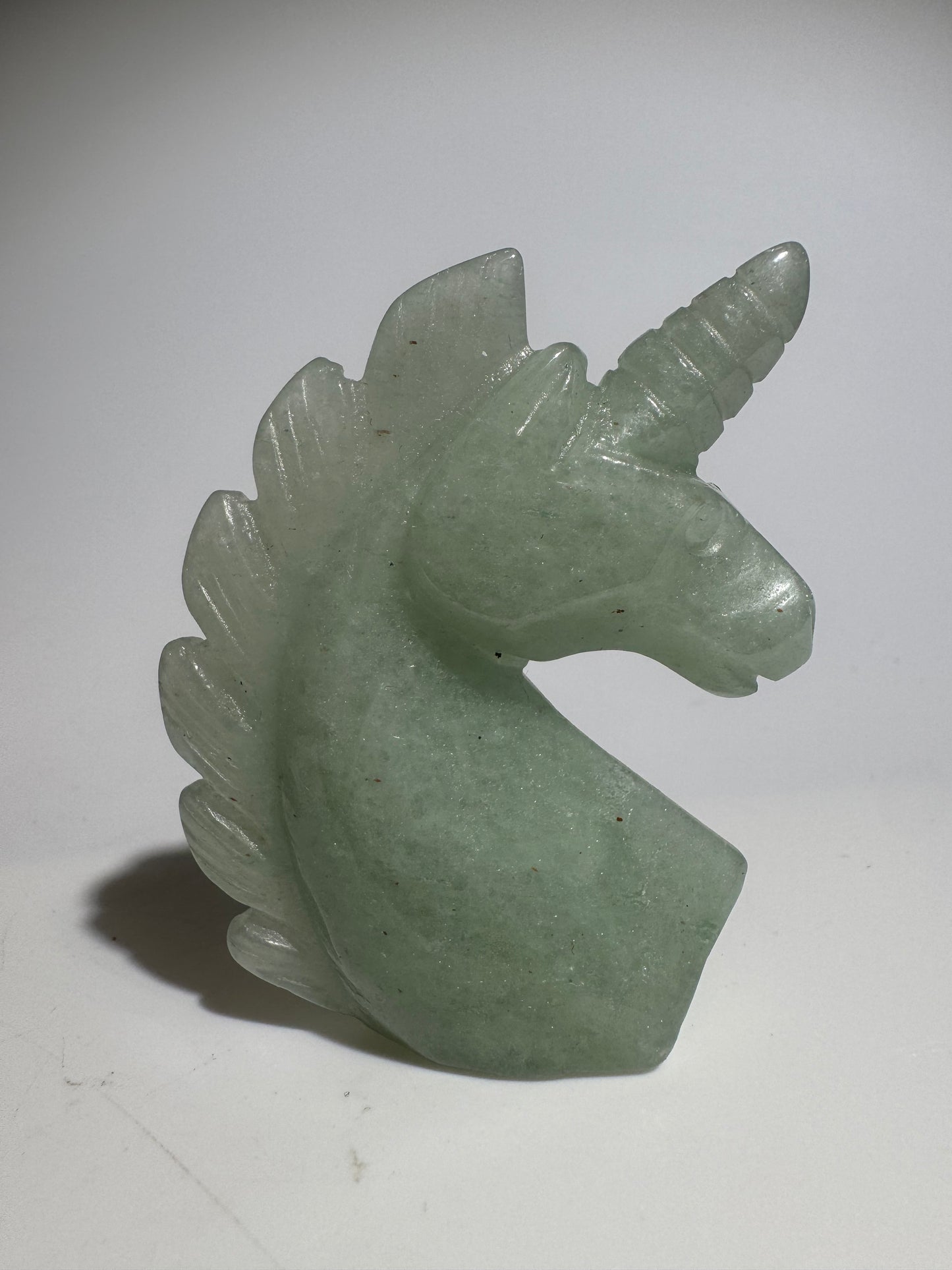 Einhorn aus Edelstein 5,5 cm – Red Zebra Jaspis, Aventurin oder Onyx