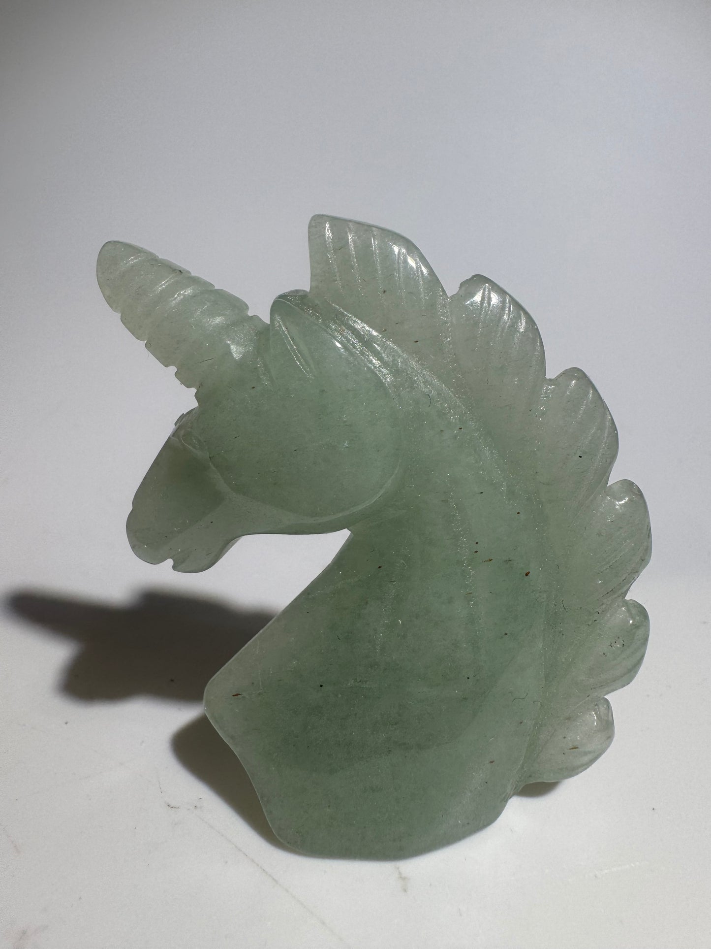 Einhorn aus Edelstein 5,5 cm – Red Zebra Jaspis, Aventurin oder Onyx