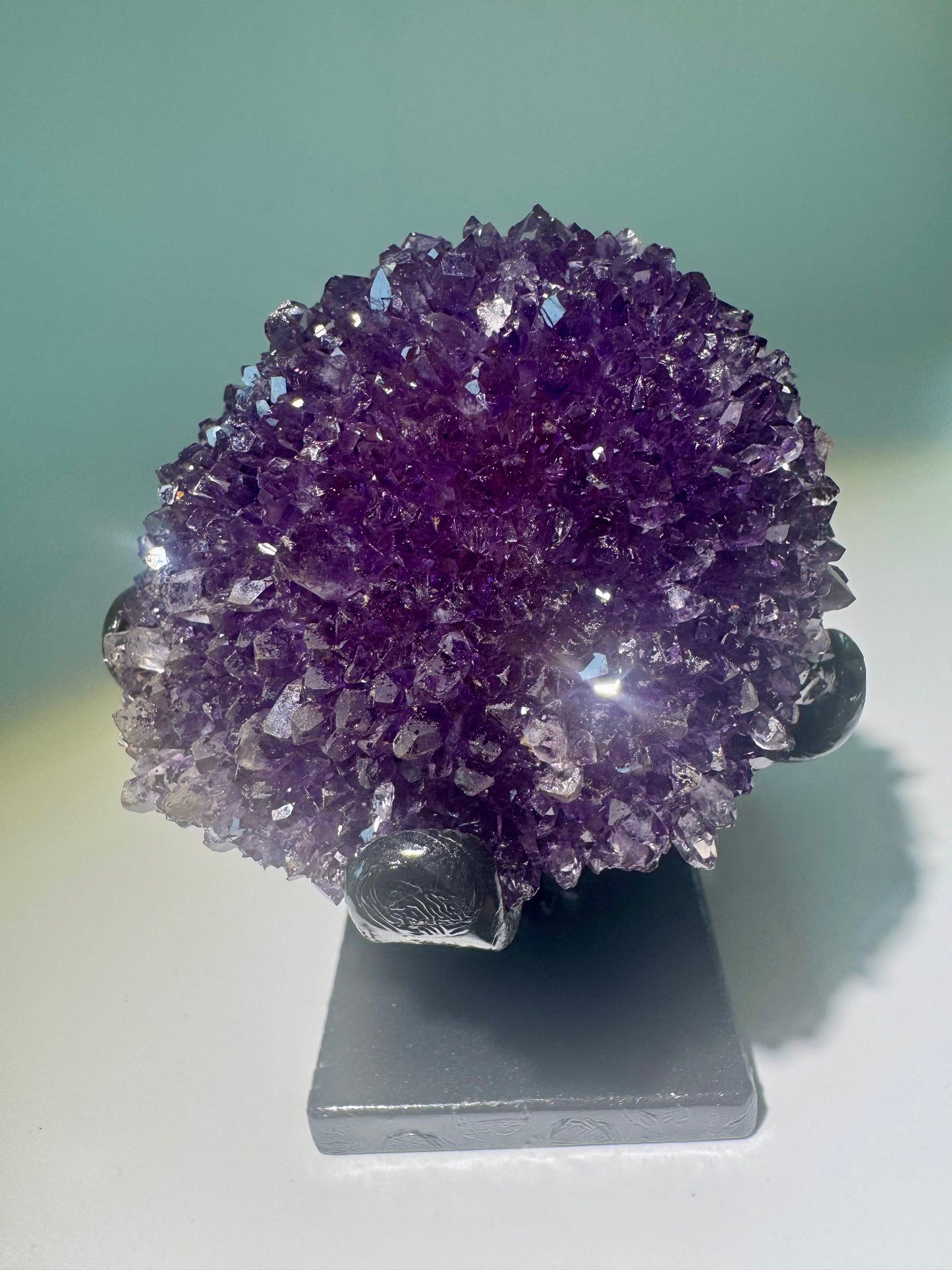 Tiefviolette Amethystblüte aus Uruguay – 7,4 cm Stalaktit Kristall