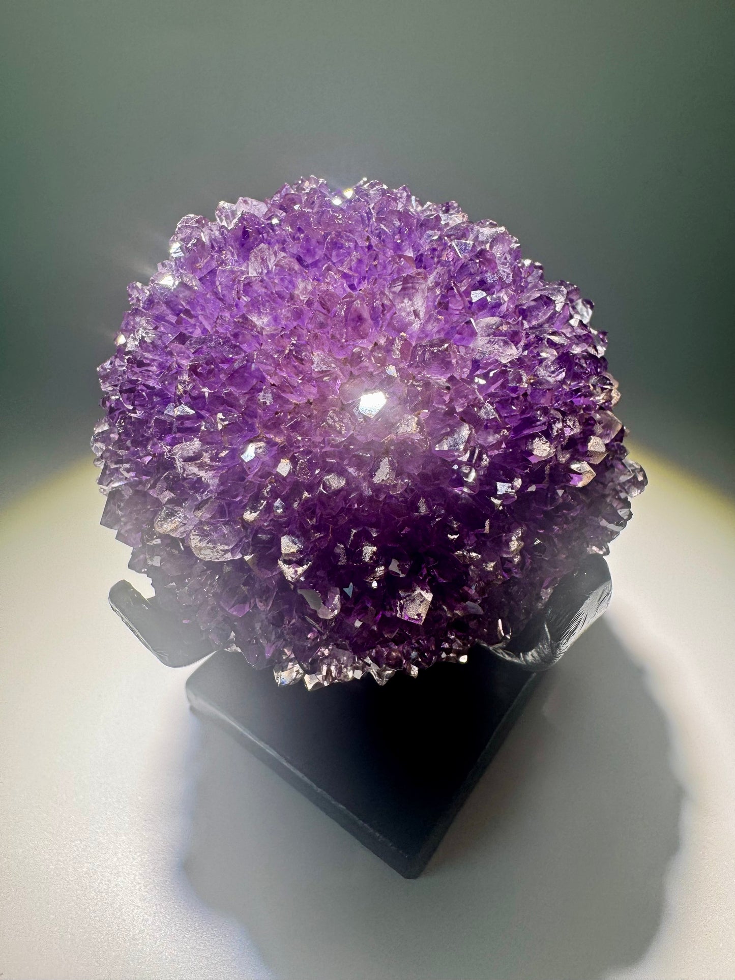 Tiefviolette Amethystblüte aus Uruguay – 7,4 cm Stalaktit Kristall