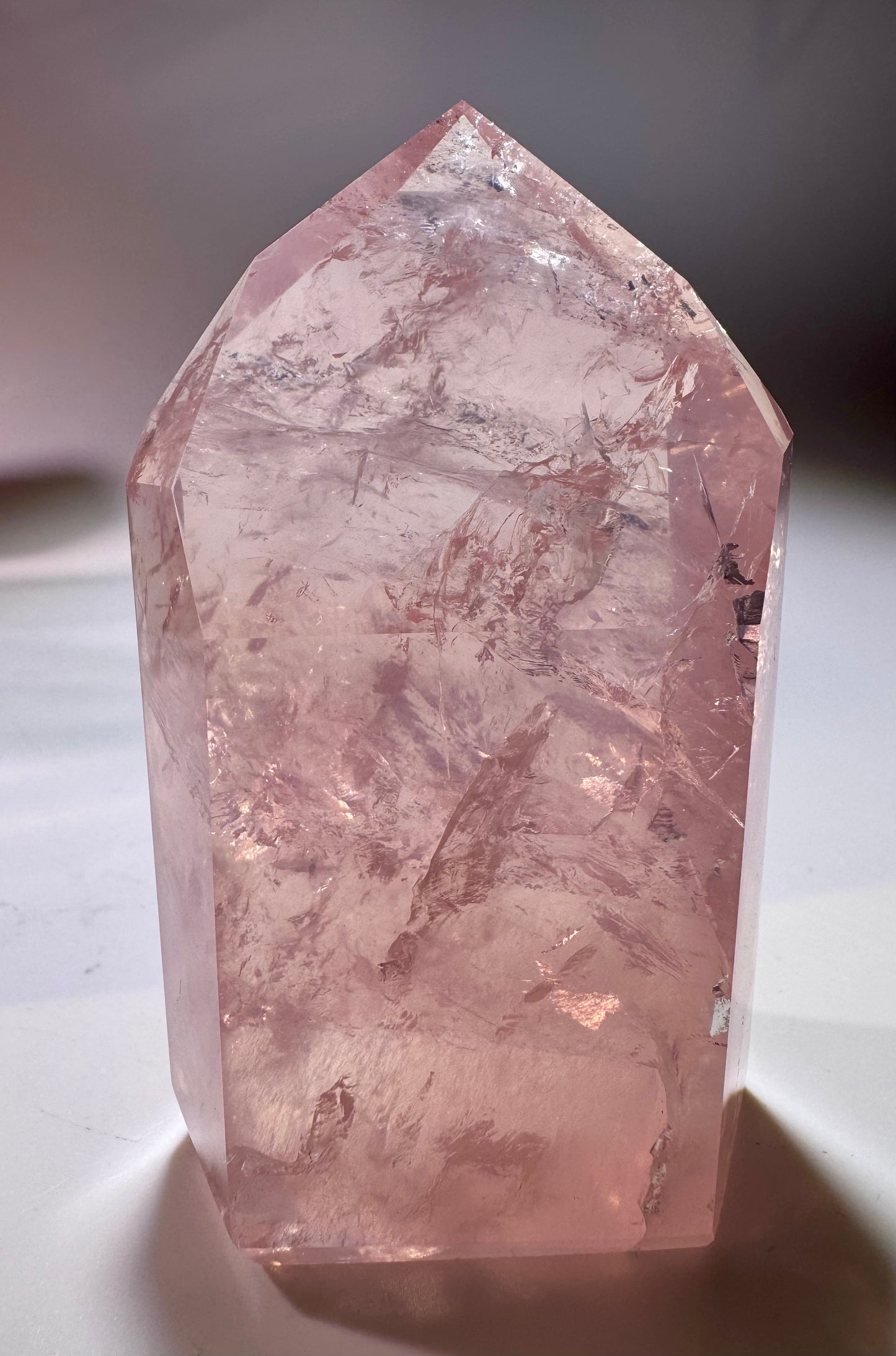 Rosenquarz Spitze 8 cm – Intensiv Himbeerrosa Naturkristall 180 g