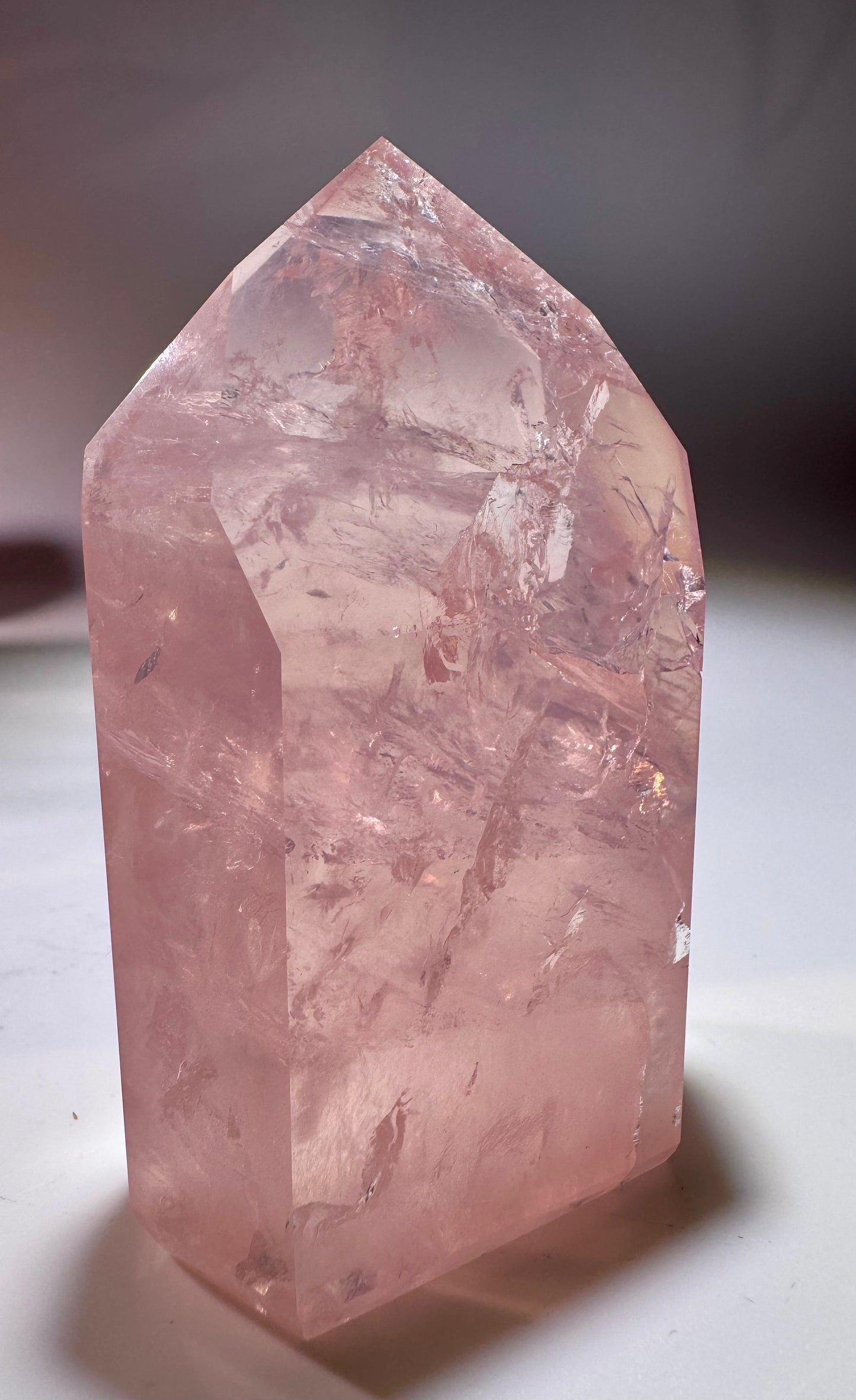 Rosenquarz Spitze 8 cm – Intensiv Himbeerrosa Naturkristall 180 g