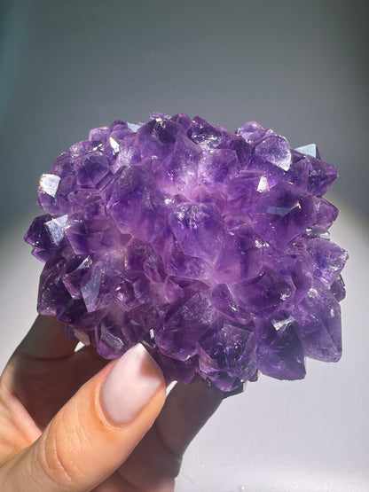 Tiefviolette Amethystblüte aus Uruguay – Stalaktit Kristall