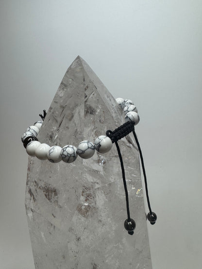 Bezauberndes Howlith-Kristallarmband mit Krönchen-Charm 👑✨