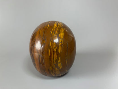 Super realistischer Totenkopf aus Tiger Auge Kristall 12cm - 1.47kg