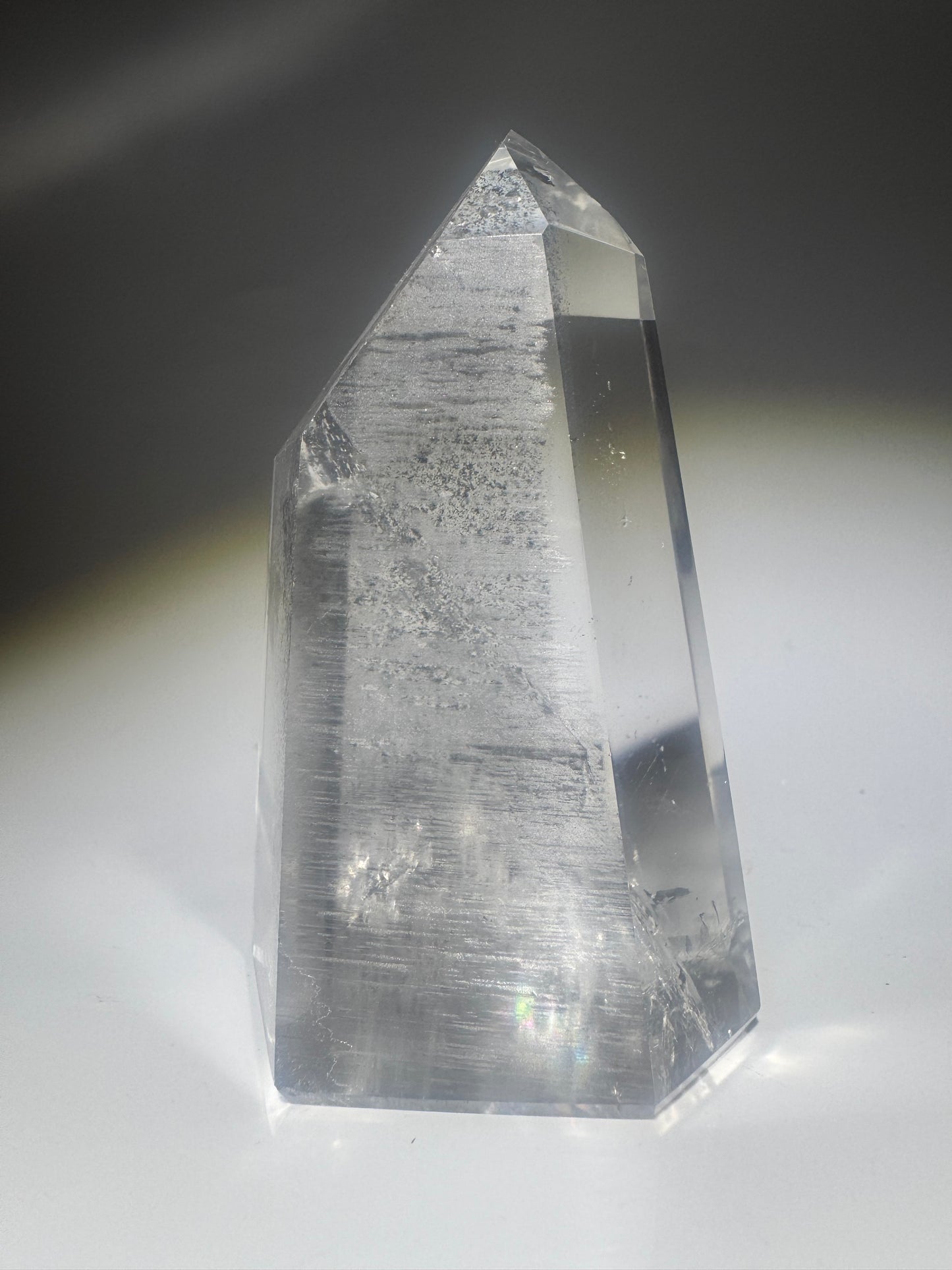 Schwarzer Phantom Bergkristall / Lemurian (sehr klar) 🖤 - 8.6cm, 225g