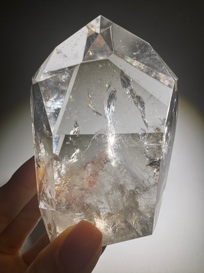 Grosse extra klare Phantom-Quarz-Freiform mit Regenbogen 💎 - 9.5cm, 408g