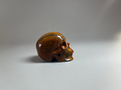 Super realistischer Totenkopf aus Tigerauge 5cm