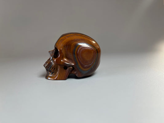 Super realistischer Totenkopf aus Tigerauge 5cm