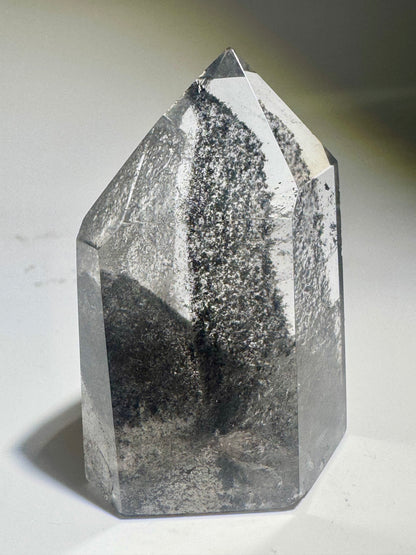 Schwarzer Phantom Bergkristall/Lemurian (ultra klar) 🖤 - 4.7cm