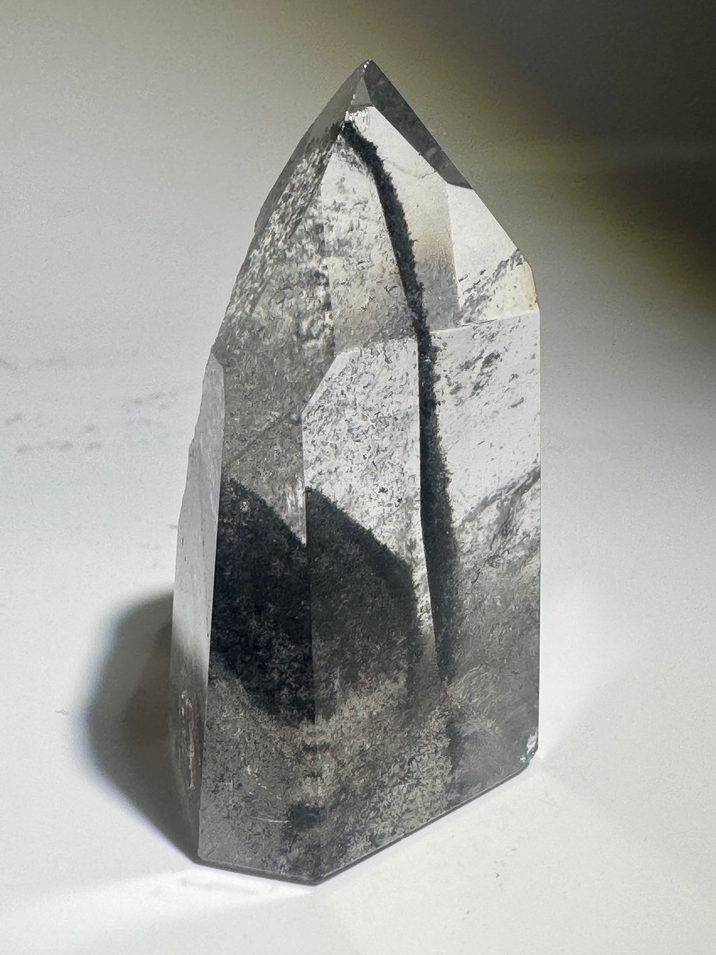 Schwarzer Phantom Bergkristall/Lemurian (ultra klar) 🖤 - 4.7cm