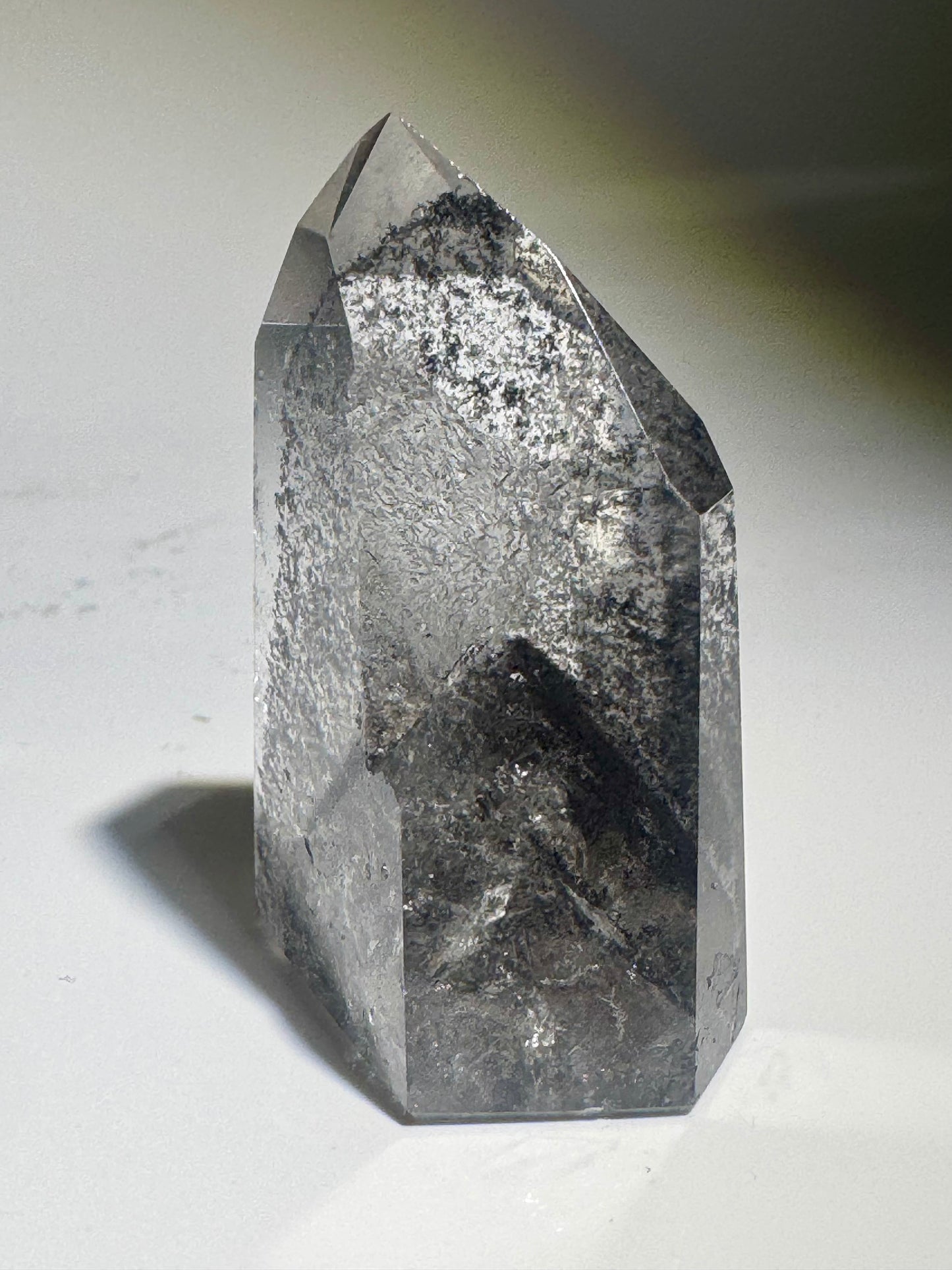 Schwarzer Phantom Bergkristall/Lemurian (ultra klar) 🖤 - 4.7cm