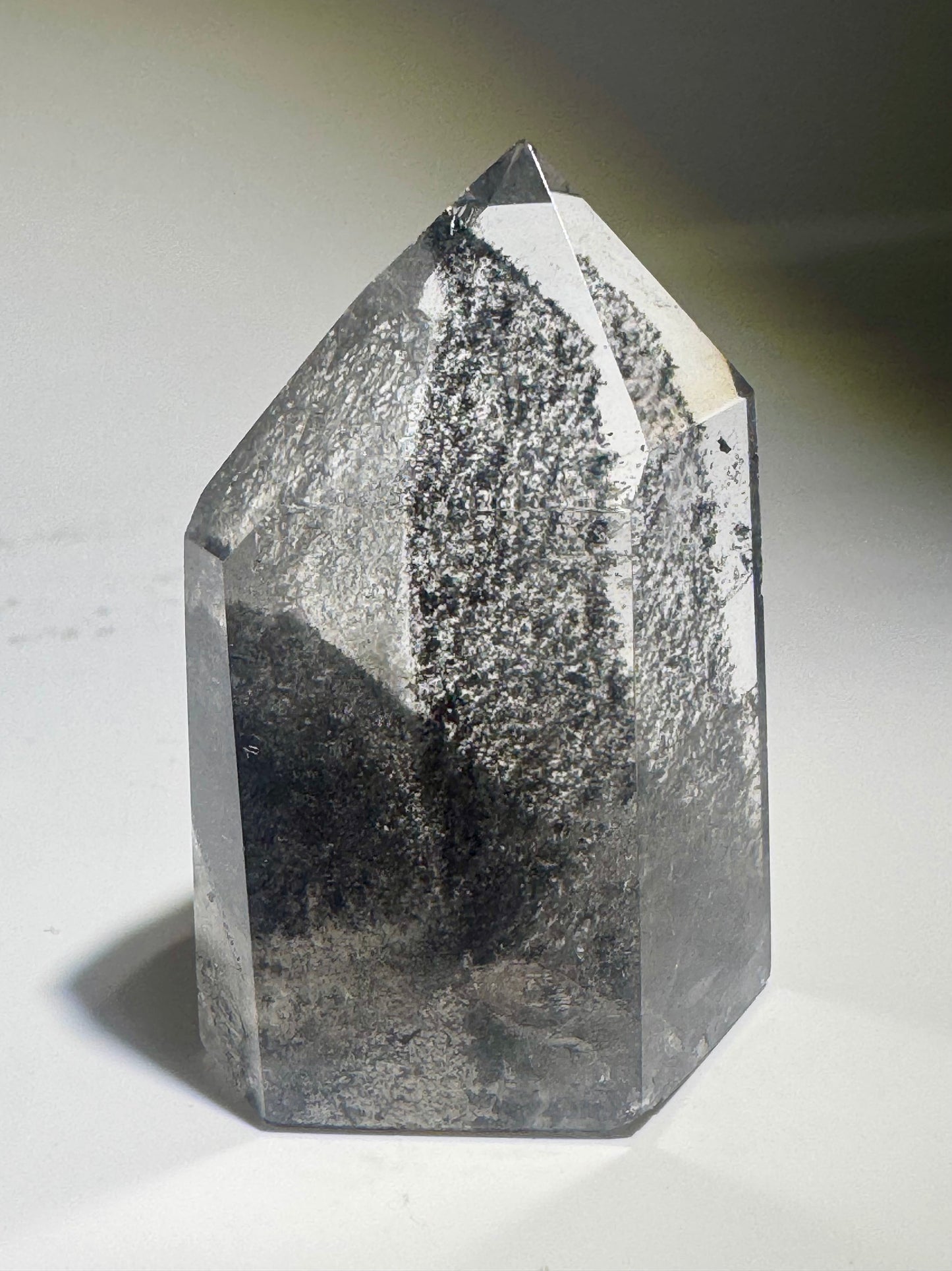 Schwarzer Phantom Bergkristall/Lemurian (ultra klar) 🖤 - 4.7cm