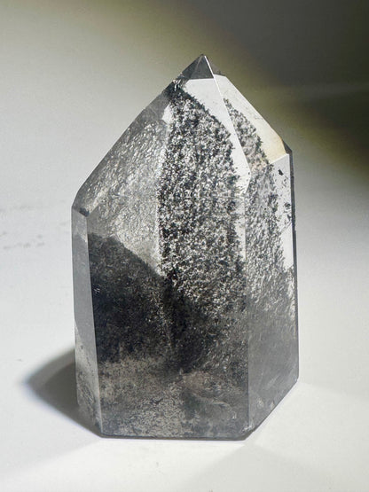 Schwarzer Phantom Bergkristall/Lemurian (ultra klar) 🖤 - 4.7cm